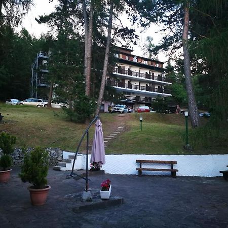 Royal Hotel Paolino Cavareno Exterior photo