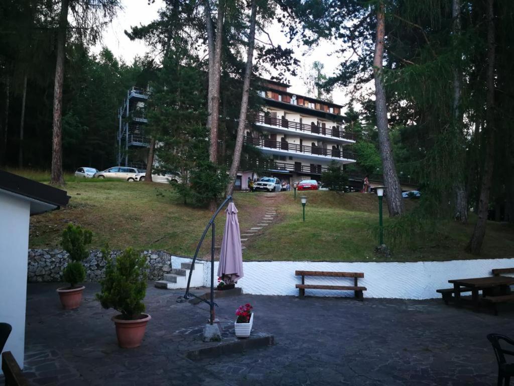 Royal Hotel Paolino Cavareno Exterior photo